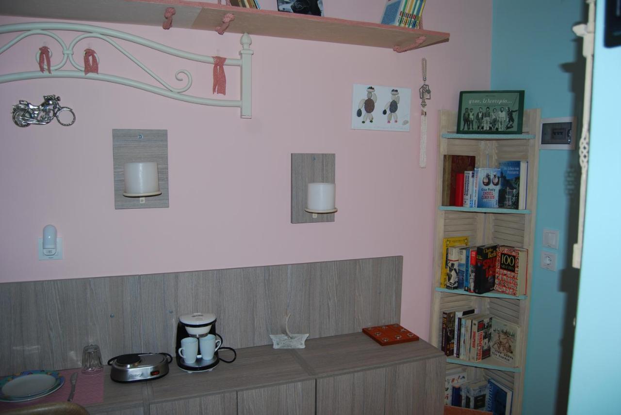 Luxury Traditional Room The Small Bookstore Kastro-Kyllini エクステリア 写真